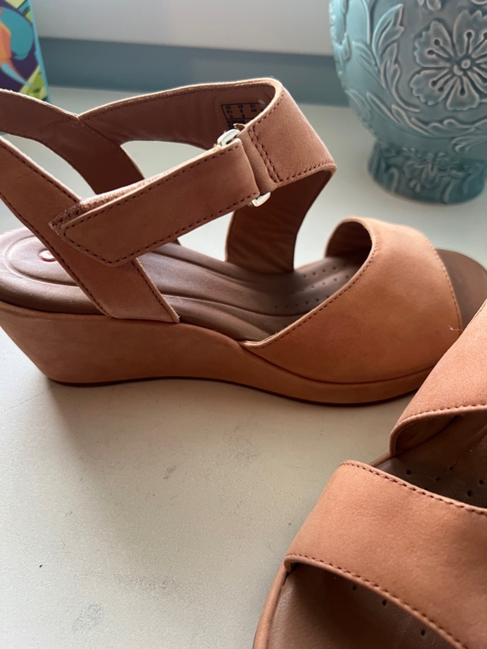 Clarks Tan Open-Toe Slingback Wedge Sandals - Picture 2 of 4